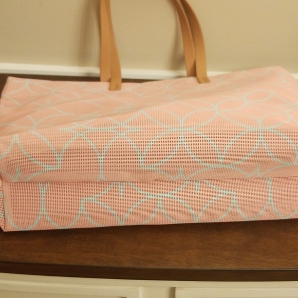 Two large beach totes - Picture 3 of 8